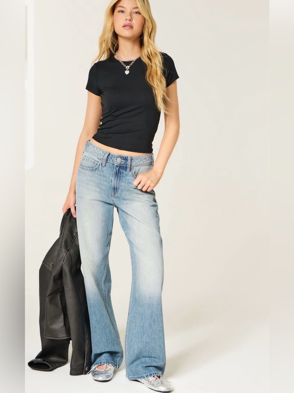 Hollister Ultra High rise baggy light wash denim jeans size 25L